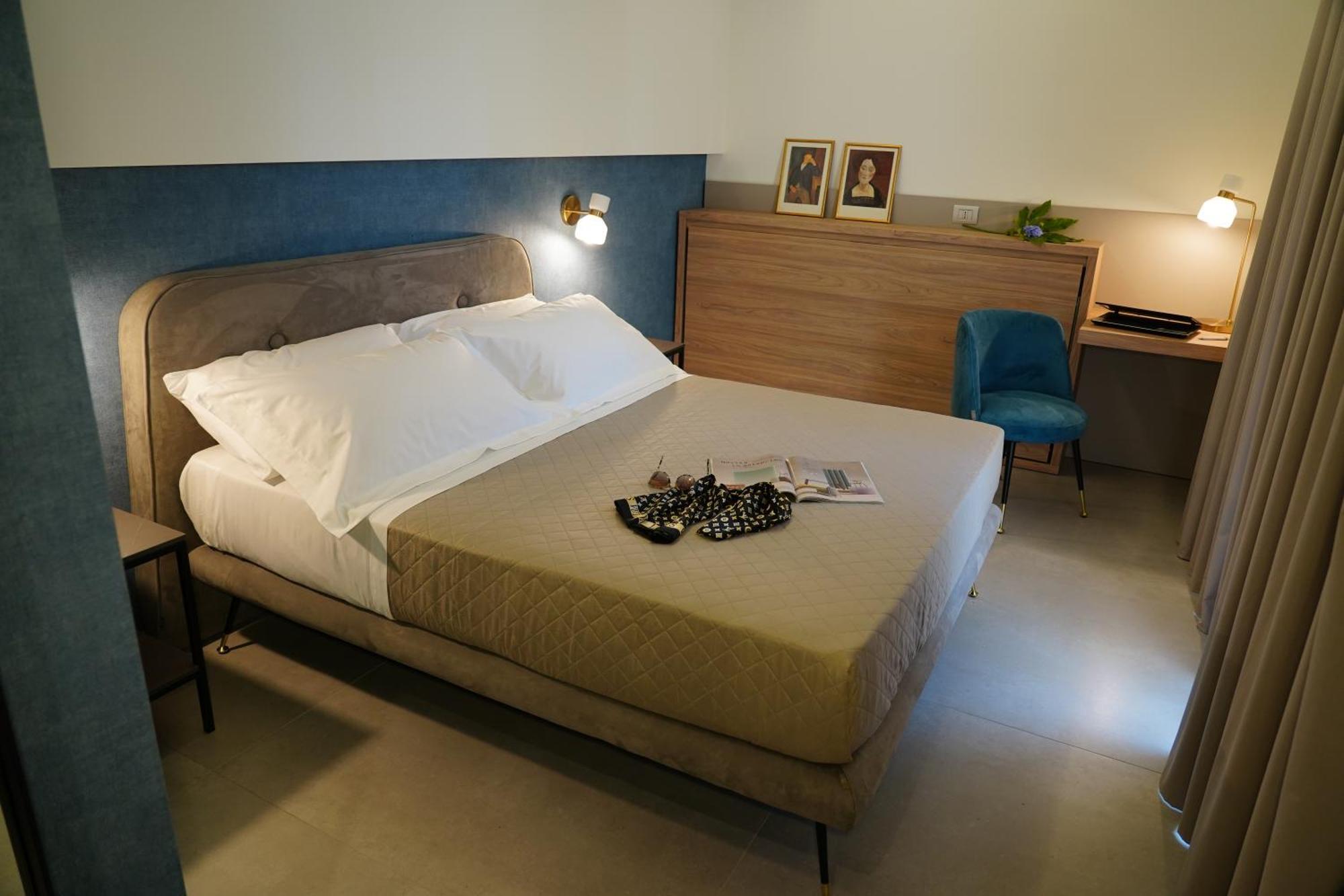 10 Catalani Rooms 切萨雷奥港 外观 照片