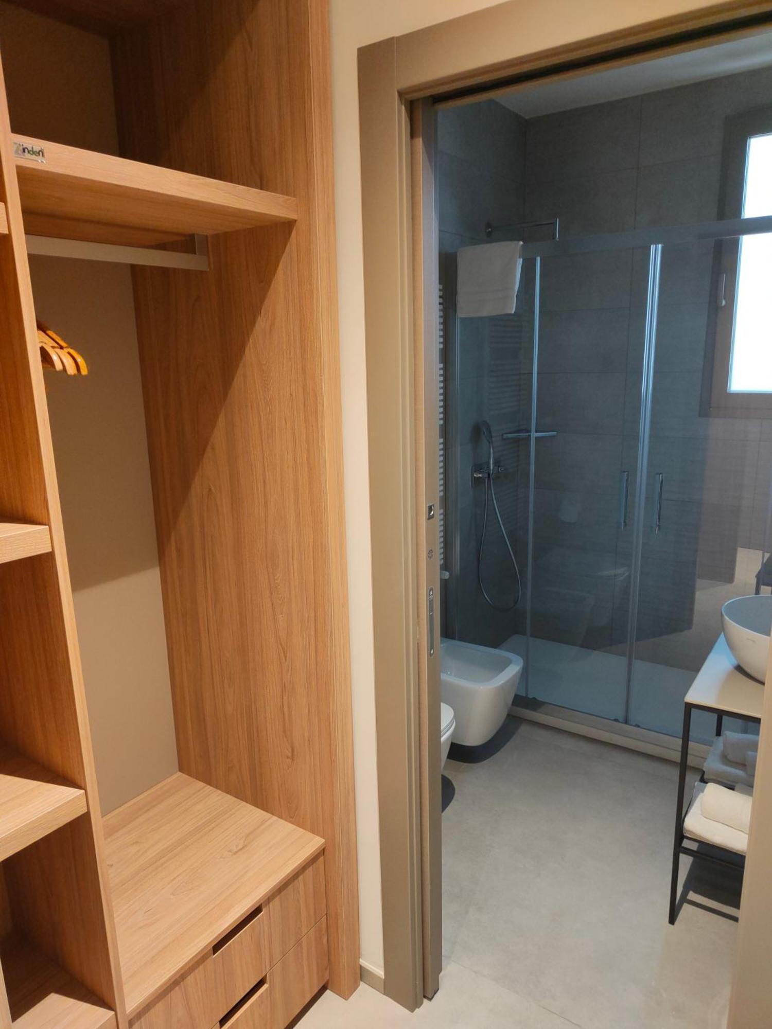 10 Catalani Rooms 切萨雷奥港 外观 照片